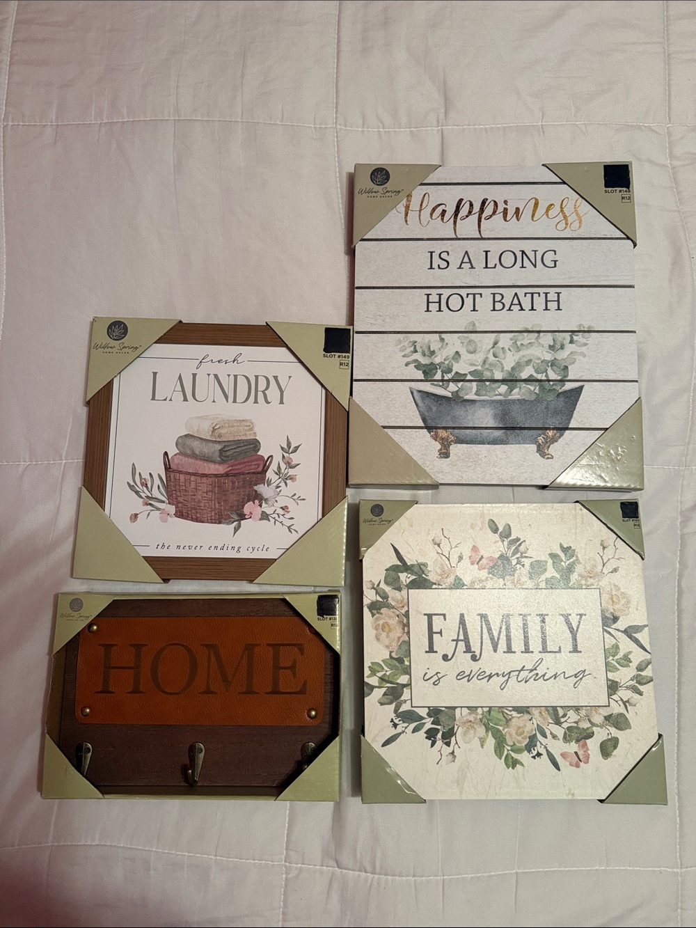 Set of 4 Decorative Wall Signs *NEW*